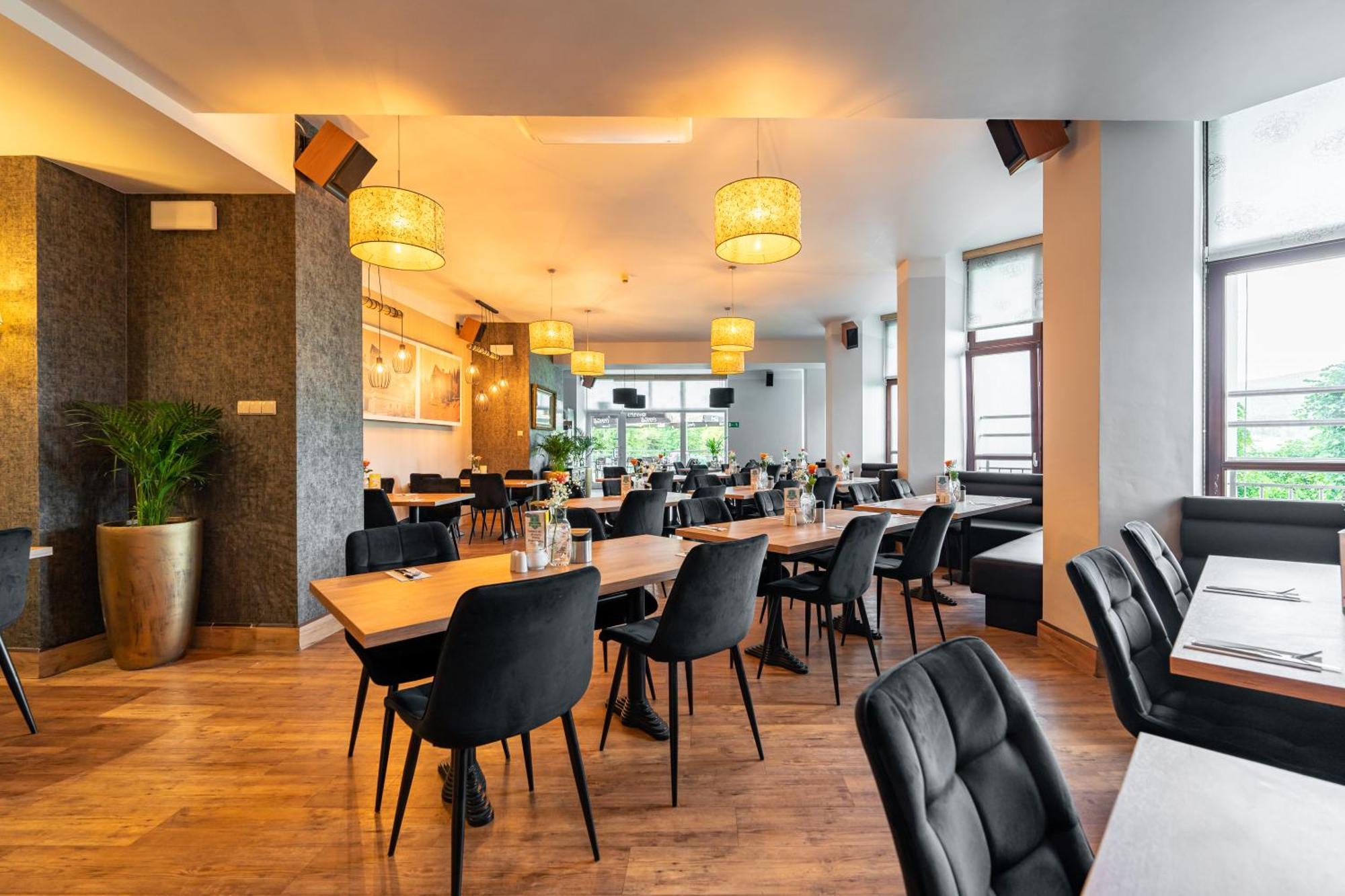 Spa & Wellness Hotel Diament אוסטראון מראה חיצוני תמונה